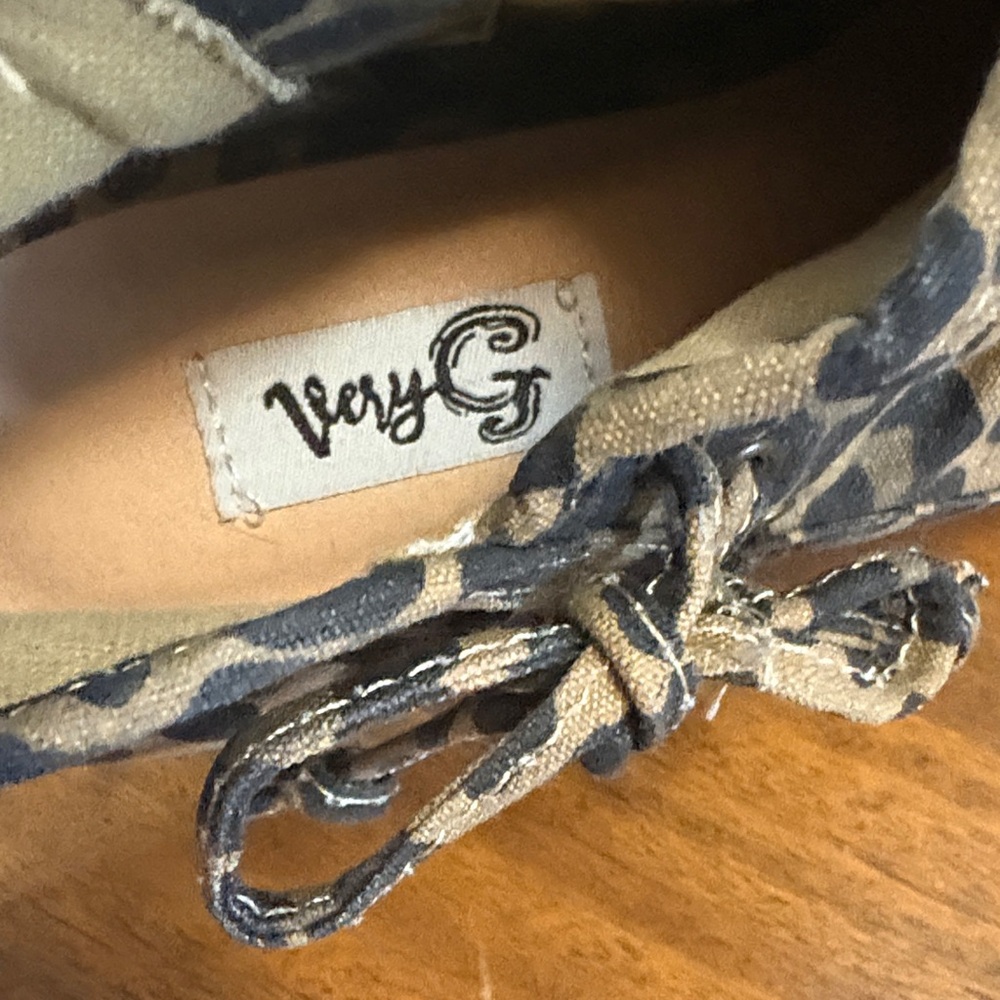 Very G Leopard Print Women's High-Top Sneakers - Picture 2 of 4